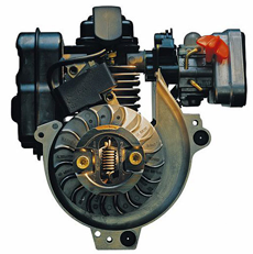 <strong class="attributes-item-title">Motor 4-MIX®</strong>
Com tecnologia de baixo nível de emissão de gases poluentes e menor nível de ruído. Excelente torque, o sistema de lubrificação permite  operar com a mistura de gasolina e óleo.