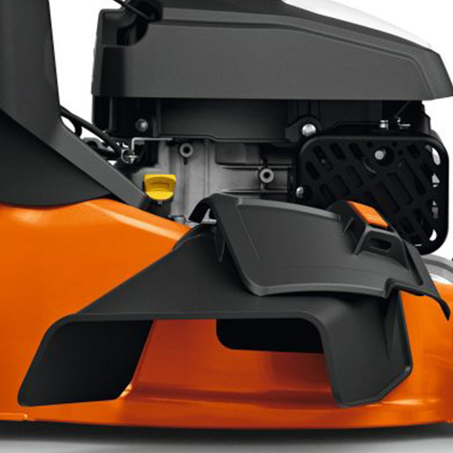 <b>COMPARTIMENTO PARA DESCARTE LATERAL</b>
O sistema de descarte lateral permite uma fácil movimentação do cortador evitando paradas para descarte da matéria resultante do corte.