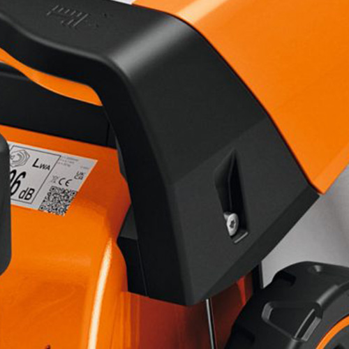 <b>REGULADOR DA ALTURA  DE CORTE</b>
Regulador com indicador permite ajustar 7 alturas de corte (20 a 100 mm). Ajuste simultâneo das rodas garante praticidade.