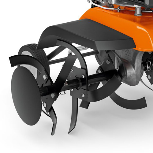 <b>LÂMINAS</b>
As lâminas dos motocultivadores STIHL têm uma forma especial que vira o solo de maneira extremamente eficiente com uma ação de escavação otimizada.