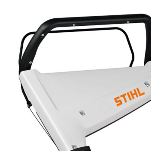 <b>ALAVANCA DE ACIONAMENTO</b>
Parte do sistema de segurança, pressione a alavanca antes de puxar o cordão para acionar a ferramenta de corte.